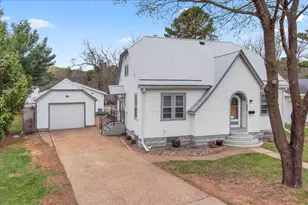 819 Hopwood Ave, Menomonie, WI 54751 - Photo 3