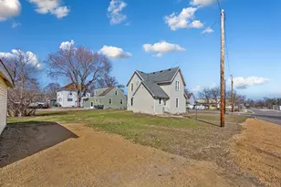 209 Division St S, Morristown, MN 55052 - Photo 9