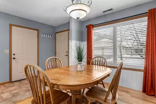 806 Woodland Ln, New Richmond, WI 54017 - Photo 7