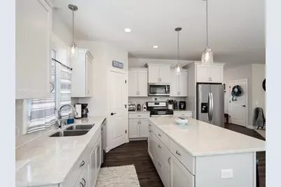 404 Grant Avenue SE, Hutchinson, MN 55350 - Photo 1