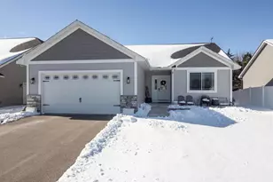 404 Grant Ave SE, Hutchinson, MN 55350 - Photo 1