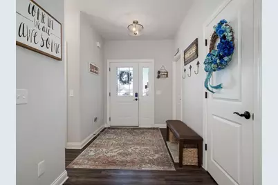 404 Grant Avenue SE, Hutchinson, MN 55350 - Photo 3