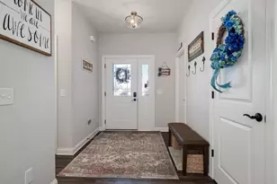 404 Grant Ave SE, Hutchinson, MN 55350 - Photo 3