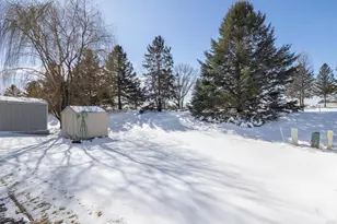 404 Grant Ave SE, Hutchinson, MN 55350 - Photo 29