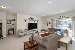 404 Grant Ave SE, Hutchinson, MN 55350 - Photo 5