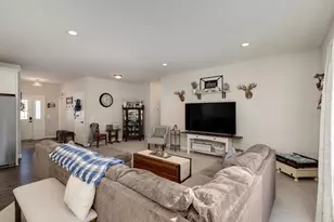 404 Grant Ave SE, Hutchinson, MN 55350 - Photo 3