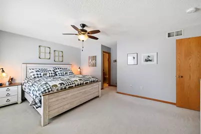 1109 Crystal Court, Chaska, MN 55318 - Photo 13