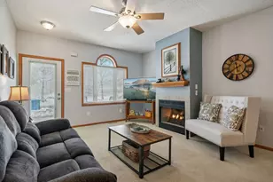 1109 Crystal Ct, Chaska, MN 55318 - Photo 3