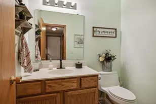 1109 Crystal Ct, Chaska, MN 55318 - Photo 9