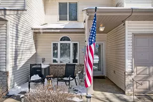 1109 Crystal Ct, Chaska, MN 55318 - Photo 19