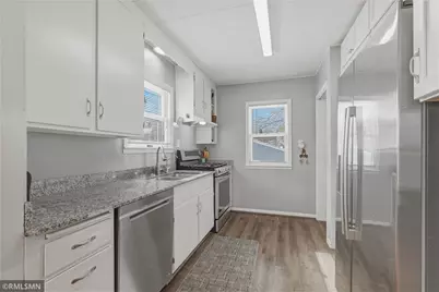 1067 Robert Street S, West Saint Paul, MN 55118 - Photo 11