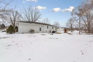 730 9th St NW, Faribault, MN 55021 - Photo 3