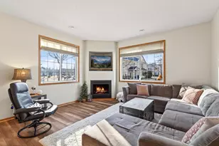 10881 Oak Grv Cir, Woodbury, MN 55129 - Photo 9