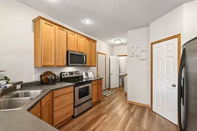 10881 Oak Grove Circle #C, Woodbury, MN 55129 - Photo 13