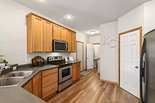 10881 Oak Grv Cir, Woodbury, MN 55129 - Photo 13