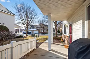 10881 Oak Grv Cir, Woodbury, MN 55129 - Photo 7