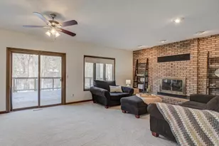 214 Woodridge Dr, Vadnais Heights, MN 55127 - Photo 7