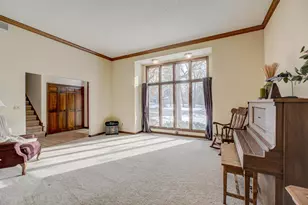 214 Woodridge Dr, Vadnais Heights, MN 55127 - Photo 9