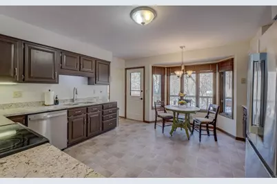 214 Woodridge Drive, Vadnais Heights, MN 55127 - Photo 3