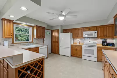 901 Cheri Lane, Mendota Heights, MN 55120 - Photo 15