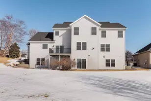 2888 Eagle Valley Dr, Woodbury, MN 55129 - Photo 59
