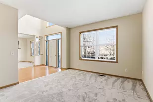 2888 Eagle Valley Dr, Woodbury, MN 55129 - Photo 9