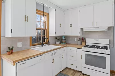 4557 Queen Avenue N, Minneapolis, MN 55412 - Photo 13