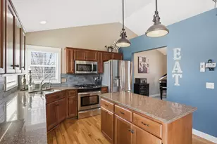 8564 Pine Ct, Victoria, MN 55386 - Photo 9