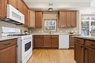 1256 County Rd D E, Maplewood, MN 55109 - Photo 17