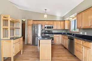 9656 Thomas Ave N, Brooklyn Park, MN 55444 - Photo 3