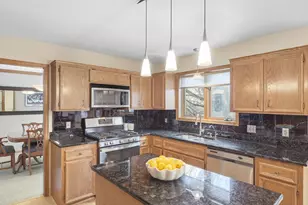 15142 Cherry Ln, Burnsville, MN 55306 - Photo 13