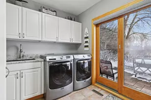 305 Pondview Ln, Chaska, MN 55318 - Photo 37