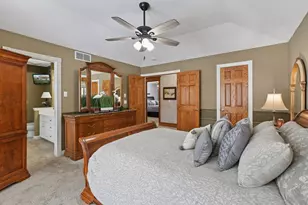 305 Pondview Ln, Chaska, MN 55318 - Photo 23