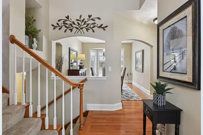 305 Pondview Lane, Chaska, MN 55318 - Photo 9