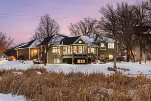 305 Pondview Ln, Chaska, MN 55318 - Photo 3