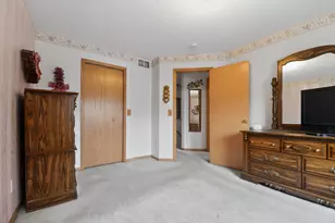 7040 49th St N, Oakdale, MN 55128 - Photo 17