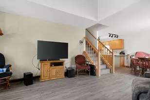 7040 49th St N, Oakdale, MN 55128 - Photo 9