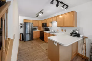 7040 49th St N, Oakdale, MN 55128 - Photo 13