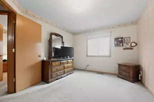 7040 49th St N, Oakdale, MN 55128 - Photo 17