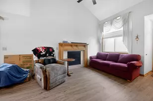 7040 49th St N, Oakdale, MN 55128 - Photo 9