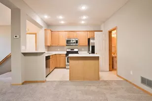 2315 Eagle Trace Ln, Woodbury, MN 55129 - Photo 5