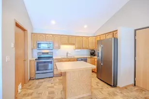 403 Clausen Ave. SW, Bemidji, MN 56601 - Photo 5