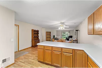 696 Monn Avenue, Vadnais Heights, MN 55127 - Photo 5