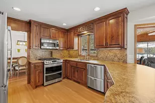 7215 Sunshine Dr, Eden Prairie, MN 55346 - Photo 23