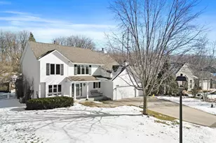 7215 Sunshine Dr, Eden Prairie, MN 55346 - Photo 9