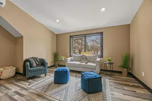 527 Miller Ave SW, Hutchinson, MN 55350 - Photo 21