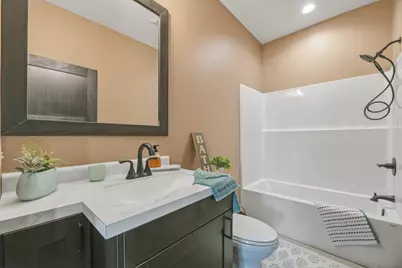 527 Miller Ave SW, Hutchinson, MN 55350 - Photo 19