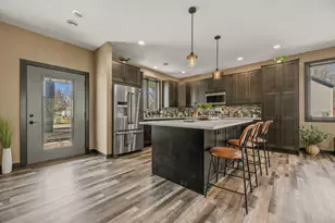 527 Miller Ave SW, Hutchinson, MN 55350 - Photo 3