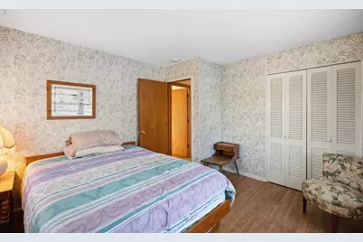 5057 Nine Mile Creek Circle, Bloomington, MN 55437 - Photo 11