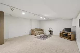 6042 Golden Valley Rd, Golden Valley, MN 55422 - Photo 25